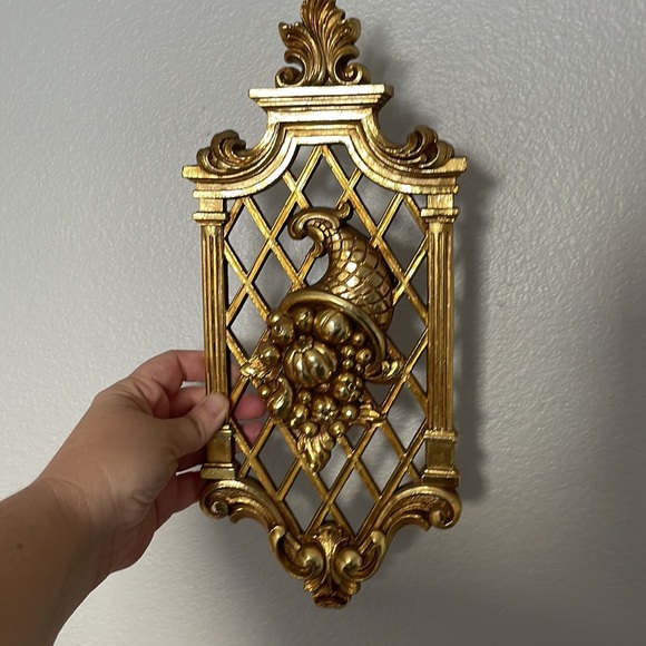 Pair of DART vintage shiny gold wall decor ornate made in USA mid century fruit - Picture 3 of 10